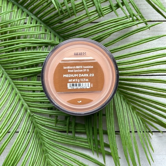 NEW BareMinerals Matte Mineral Foundation - Picture 12 of 13